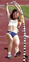 Japan's Ono wins silver in pole vault